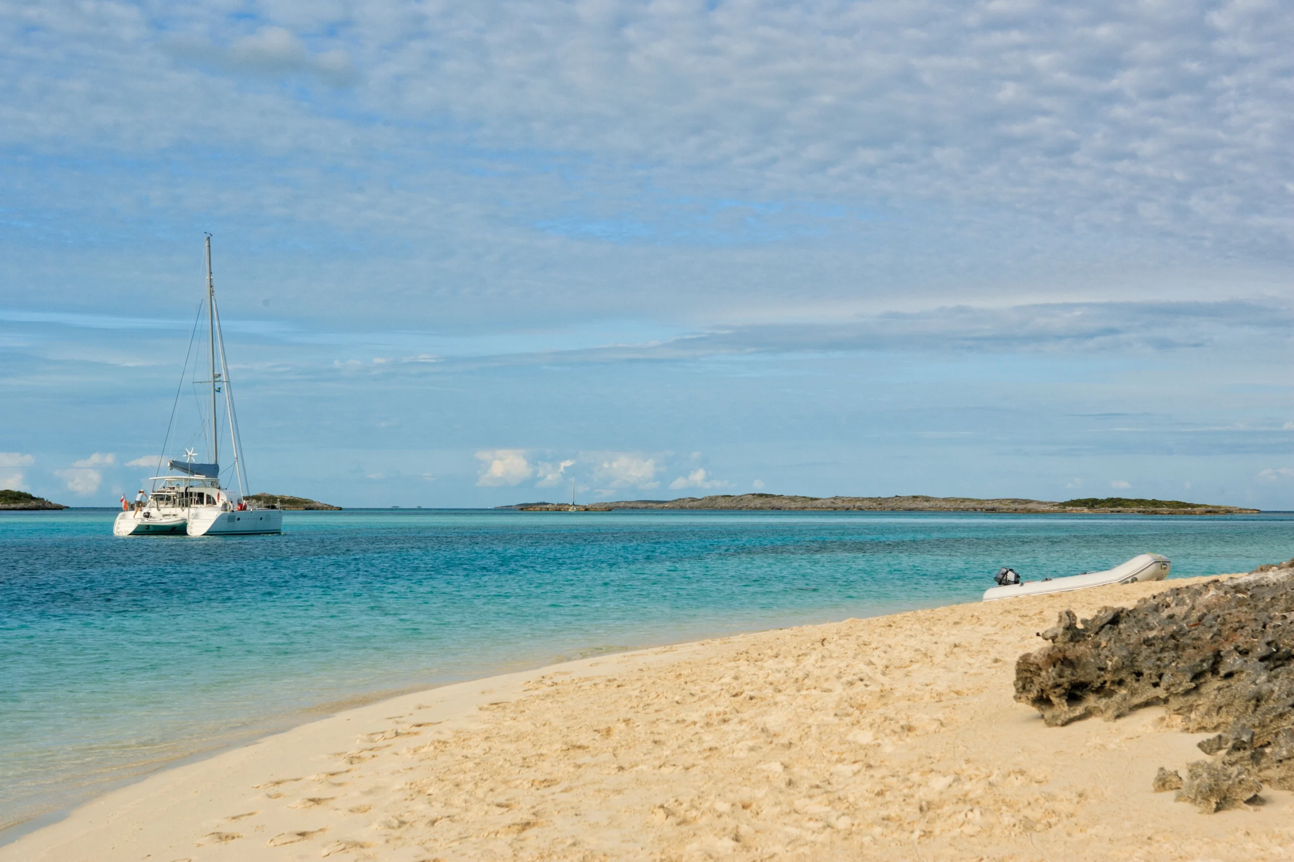 Calm channel between Abaco cays